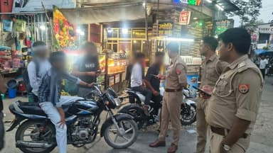 पुलिस अधीक्षक पीलीभीत के निर्देशन में थाना सुनगढ़ी पुलिस द्वारा शान्ति एवं सुरक्षा व्यवस्था को सुदृढ़ बनाए रखने हेतु थाना बॉर्डर एवं प्रमुख स्थानों पर संदिग्ध वाहन एवं व्यक्तियों की सघन चेकिंग की जा रही है तथा संदिग्ध गतिविधियों पर कड़ी निगरानी रखी जा रही है।
@Uppolice https://t.co/mpGuPcgC4D