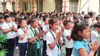 রাস্তা নির্মানে অর্থ বরাদ্দ হলেও লাগানো রয়েছে সরকারি বোর্ড রাস্তা নির্মানের, কিন্তু নির্মাণ হয়নি রাস্তা। বর্ধমান শহরের ১৩ নম্বর ওয়ার্ড সুকান্তপল্লীতে ক্ষোভের বিস্ফোরণ, রাস্তা সংস্কারের দাবিতে বিজেপির ডেপুটেশন বর্ধমান পৌরসভায়। ওয়ার্ডে রাস্তা নির্মাণের জন্য কাউন্সিলর টাকা নিয়েছে বলেও অভিযোগ।বিজেপি করে বলে রাস্তা নির্মান হবেনা এলাকায় বলে অভিযোগ কাউন্সিলরের বিরুদ্ধে।
EXCLUSIVE
#NewsUpdate
#WestBengal
#viral
#follow
#BreakingNews
#BJP
#LocalNews
#Burdwan
#BAETAKAR