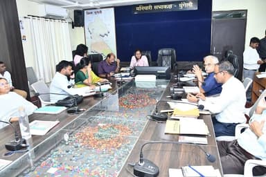 एडीएम ने ली समय सीमा की बैठक।
सीएम हेल्पलाइन के प्रकरणों के त्वरित एवं गुणवत्तापूर्ण निराकरण के दिए निर्देश।
बारिश पूर्व पहुंचविहीन क्षेत्रों में खाद्य एवं अन्य आवश्यक सामग्री की पहुंच करें सुनिश्चित: अतिरिक्त कलेक्टर श्रीमती निष्ठा पाण्डेय तिवारी
#mungeli #chhattisgarh