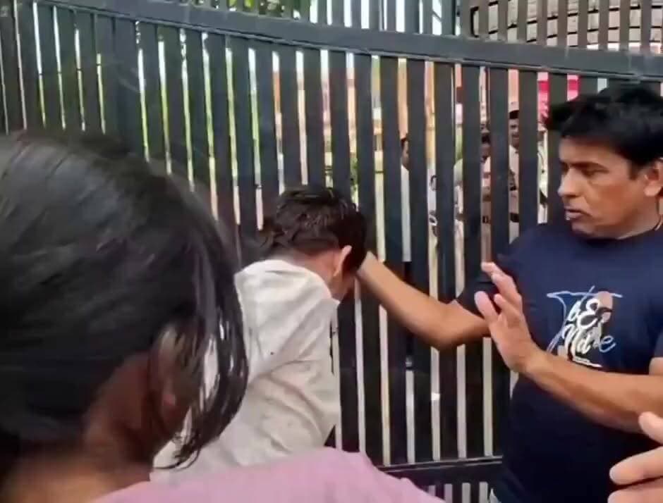 NEET में 1 मिनट की देरी, छिन गया पूरा साल! रोती रही छात्रा, सदमे में बेहोश हुए पिता | NEET Exam Controversy
#NEET #NEETExam #NEETUG #NEET2026 #Student #Education #Exam #MedicalAspirant #StudentLife #ViralVideo #IndiaNews #BreakingNews #Kisan #Parents #Future #ExamCenter #EducationNews #TrendingNews #ExpressNewsNetwork #BiharNews #UPNews #Youth #Students #ViralNews #Motivation #Dreams #HardWork #NewsUpdate #HindiNews #LatestNews