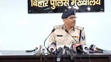 भरत तिवारी मामले में ADG लॉ एंड ऑर्डर सुधांशु कुमार का बड़ा बयान | पूरे मामले पर पुलिस का आधिकारिक खुलासा
#BharatTiwari #SudhanshuKumar #ADGLawAndOrder #BiharPolice #BiharNews #BreakingNews #PatnaNews #CrimeNews #OfficialStatement #ExpressNewsNetwork