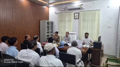 अररिया में मोहर्रम पर्व को शांतिपूर्ण एवं सौहार्दपूर्ण वातावरण में संपन्न कराने हेतु अनुमंडल स्तरीय शांति समिति की बैठक आयोजित ,मोहर्रम पर्व के अवसर पर विधि-व्यवस्था संधारण एवं पर्व को शांतिपूर्ण, सौहार्दपूर्ण तथा आपसी भाईचारे के वातावरण में संपन्न कराने के उद्देश्य से अनुमंडल पदाधिकारी अररिया की अध्यक्षता में अनुमंडल स्तरीय शांति समिति की बैठक का आयोजन किया गया।