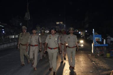 पुलिस अधीक्षक कन्नौज विनोद कुमार द्वारा जनपद में शांति एवं कानून व्यवस्था बनाये रखने हेतु मय क्षेत्राधिकारी नगर मय थाना तिर्वा पुलिस बल के साथ थाना तिर्वा क्षेत्र में पैदल गस्त कर सुरक्षा व्यवस्था का जायजा लिया गया एवं आमजनमानस से वार्ता कर उन्हें सुरक्षा के प्रति आश्वस्त किया तथा संबंधित को महत्वपूर्ण स्थानों पर सीसीटीवी कैमरों की संख्या में वृद्धि करने,भीड़भाड़ वाले क्षेत्रों में नियमित गश्त को और प्रभावी बनाये रखने हेतु निर्देशित किया गया।