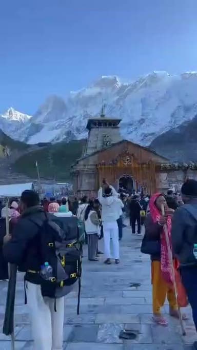 श्री केदारनाथ धाम से आज मंगलवार के दिव्य मंगलमय दर्शन कीजिए, हर हर महादेव, जय श्री केदार🌹👏