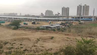 गुड़गांव के द्वारका एक्सप्रेसवें के पास करोड़ो खर्च करके रहने वाले लोग परेशान.. See more...