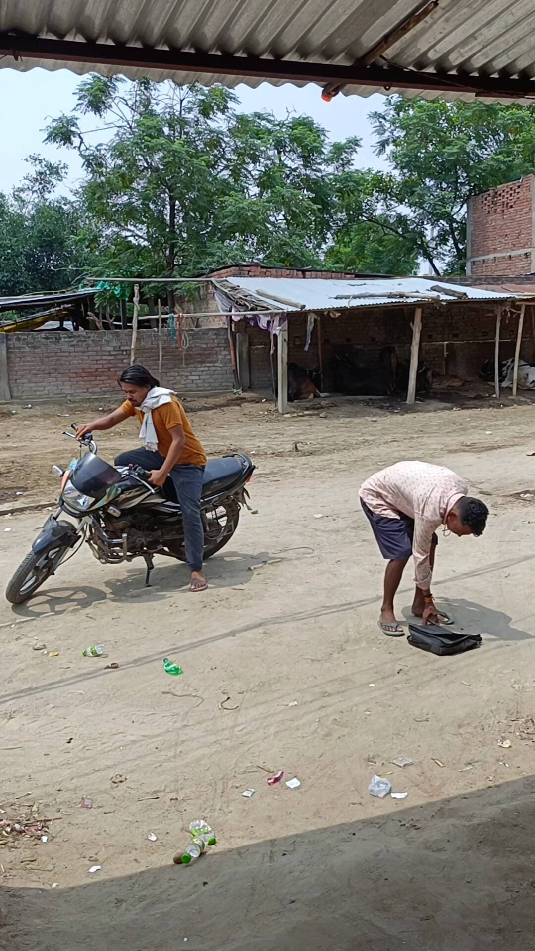 #सुपरहिट #चोर #गाड़ी और #बैग #comedy #funny #trending #viral #funnymoment #funnyreel #memes #fun #entertainment