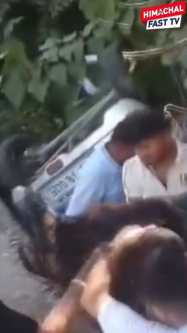 "बंगाणा के हरिनगर की कार नलवाड़ी के पास दुर्घटना#ग्रस्त, चार लोग थे सवार"
"ऊना: नलवाड़ी के समीप कार हा#दसा, वाहन में सवार थे चार व्यक्ति"
ऊना,ब्यूरो रिपोर्ट
#UnaNews #Bangana #RoadAccident #Nalwari #HimachalNews #BreakingNews #CarAccident #HariNagar #HimachalPradesh #AccidentNews #UnaUpdates #ViralNews #HimachalBreaking #NewsUpdate #HPNews