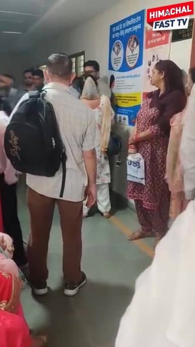 "थुरल अस्पताल की लैब में स्टाफ की कमी से मरीज परेशान, घंटों लग रही कतारें"
" थुरल अस्पताल में स्वास्थ्य सेवाएं चरमराईं, लैब में स्टाफ बढ़ाने की मांग तेज"
काँगड़ा,ब्यूरो रिपोर्ट
#ThuralHospital #HealthServices #StaffShortage #HospitalLab #PatientCare #HealthcareCrisis #HimachalPradesh #PublicHealth #LabServices #PatientProblems #HealthDepartment #MedicalFacilities #Thural #HimachalNews #HealthcareForAll #PublicVoice #HospitalManagement #BreakingNews #HealthAlert #DemandForStaffing