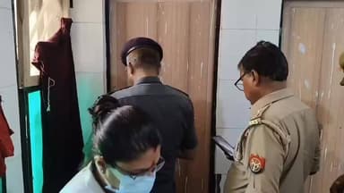 #हमीरपुर : जिला अस्पताल के महिला शौचालय में नवजात का शव मिलने से हड़कंप। पुलिस जांच में जुटी, सीएमओ ने सीसीटीवी फुटेज खंगालने के दिए निर्देश। अस्पताल की सुरक्षा व्यवस्था पर उठे सवाल।
#Hamirpur #BreakingNews #UPNews