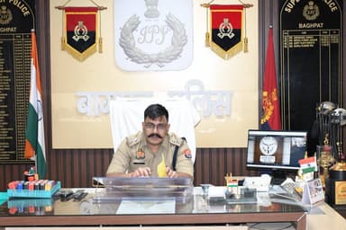 #baghpatpolice
पुलिस अधीक्षक बागपत द्वारा पुलिस कार्यालय में #जनसुनवाई के दौरान आमजन की समस्याएं एवं शिकायतें गम्भीरता से सुनी गईं तथा प्रत्येक फरियादी से संवाद करते हुए उनकी समस्याओं के त्वरित एवं निष्पक्ष निस्तारण हेतु संबंधित को आवश्यक दिशा-निर्देश दिये गये।
@Uppolice https://t.co/mRueYmViQi
