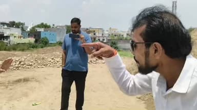 #viralreels vedio। यूकेडी के जिलाध्यक्ष गोकुल सिंह रावत और जिला खनन अधिकारी में नोंकझोंक। अधिकारी पर लगाया अभद्रता का आरोप। गोकुल रावत ने की थी मिट्टी चोरी की शिकायत। हरिद्वार का मामला। जानिए पूरा मामला।