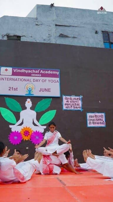 International Yoga Day 🌿
विंध्याचल एकेडमी के नन्हे योगियों ने दिखाया कि स्वस्थ शरीर और शांत मन की शुरुआत बचपन से होती है।
योग सिर्फ व्यायाम नहीं, एक बेहतर जीवनशैली है। 🧘♂️✨
.
#dewas #hellodewas #dewasschool #internationalyogaday #vindhyachalacademy
