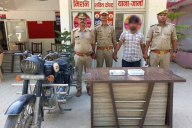 @amethipolice मारपीट की घटना कारित करने के बाद तमंचा लहराने वाला 01 अभियुक्त गिरफ्तार, कब्जे से 01 पिस्टल 02 जिंदा कारतूस .32 बोर बरामद । https://t.co/hQBnOP7SvL