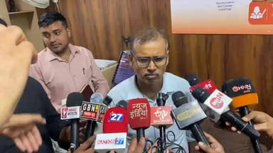 लखनऊ अग्निकांड के बाद गौतमबुद्ध नगर प्रशासन सख्त, नोएडा में कोचिंग सेंटरों पर बड़ी कार्रवाई। फायर विभाग, जिला विद्यालय निरीक्षक और सिटी मजिस्ट्रेट की संयुक्त जांच में सुरक्षा मानकों में गंभीर खामियां मिलीं। फायर सेफ्टी, इमरजेंसी एग्जिट और जरूरी अनुमतियों में लापरवाही पाए जाने पर दो कोचिंग सेंटर सील। अन्य संस्थानों की जांच भी जारी।
#Noida #NoidaNews #GautamBuddhNagar #NoidaAdministration #CoachingCenter #CoachingCenterInspection #FireSafety #FireSafetyCheck #StudentSafety #NoidaPolice #UPNews #UttarPradeshNews #BreakingNews #NoidaUpdate #SafetyFirst #EducationNews #CoachingInstitute #NoidaAuthority #ActionMode #LatestNews