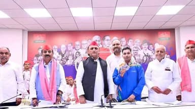 रेनूकोट के रवि सिंह को अखिलेश यादव ने किया सम्मानित, कहा- युवा खिलाड़ी प्रदेश का नाम रोशन करें