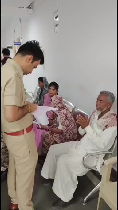 जनसुनवाई में पहुंचे आवेदकों की समस्याओं को सुना गया , एसपी