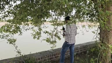 लोग पानी पीते है उन डिग्गियो में मछलियां मरी पड़ी है?