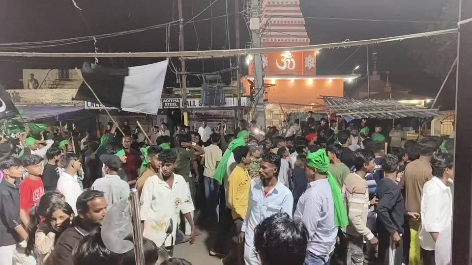 🕌☪️ मोहर्रम के अवसर पर निकाला गया भव्य जुलूस।
#pelawal #hazaribagh
📹 देखिए मोहर्रम जुलूस का सीधा प्रसारण (LIVE) और जुड़िए हमारे साथ।
Islamic Thinking
#viralpost #Muharram #Muharram2026 #MuharramJuloos #Live #IslamicEvent #YaHussain #PeaceAndHarmony #Hazaribagh #Jharkhand #HazaribaghNews #LiveVideo #BreakingNews #LocalNews #Moharram #MuharramLive