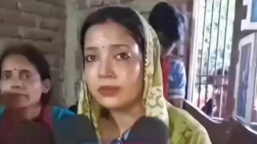 भरत तिवारी के परिजनों से मिलीं पवन सिंह की पत्नी ज्योति सिंह, जताई संवेदना और न्याय की उम्मीद
#JyotiSingh #PawanSingh #BharatTiwari #BhojpuriCinema #Shahpur #Bhojpur #BiharNews #PoliceEncounter #JusticeForBharatTiwari #BreakingNews #ज्योतिसिंह #पवनसिंह #भरततिवारी #भोजपुर #शाहपुर #संवेदना #न्यायकीमांग #बिहारसमाचार #ब्रेकिंगन्यूज #भोजपुरी_जगत