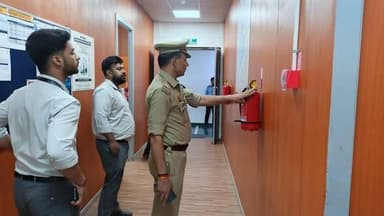 *पुलिस कमिश्नरेट गौतमबुद्धनगर*
🟥🟦🟥🟦
*पुलिस कमिश्नर गौतमबुद्धनगर श्रीमती लक्ष्मी सिंह के निर्देशन में कमिश्नरेट गौतमबुद्धनगर में संचालित कोचिंग संस्थानों की अग्नि सुरक्षा एवं पंजीकरण की जांच हेतु एक विशेष संयुक्त टीम का गठन किया गया है। उक्त संयुक्त टीम में सिटी मजिस्ट्रेट, पुलिस विभाग, जिला विद्यालय निरीक्षक (DIOS) तथा मुख्य अग्निशमन अधिकारी (CFO) सम्मिलित रहें।*
*आज दिनांक 23.06.2026 को संयुक्त टीम द्वारा कमिश्नरेट गौतमबुद्धनगर क्षेत्र में संचालित 20 कोचिंग संस्थानों के पंजीकरण अभिलेखों एवं फायर फाइटिंग उपकरणों की जांच की गई। जांच के दौरान सभी संस्थानों की अग्नि सुरक्षा व्यवस्था एवं पंजीकरण संबंधी अभिलेखों का गहन परीक्षण किया गया, जिनमें से 12 कोचिंग संस्थानों की अग्निशमन व्यवस्थाएं सही पायी गयी है। 06 कोचिंग संस्थानों में कतिपय अग्निशमन व्यवस्थाएं सही नही मिली है, जिसके संबंध में कार्यवाही की जा रही है। 02 कोचिंग संस्थानों के पंजीकरण न पाए जाने पर जिला विद्यालय निरीक्षक (DIOS) द्वारा उन्हें तत्काल प्रभाव से सील कर दिया गया। इसके अतिरिक्त सेक्टर-104 में स्थित एक होटल व एक गेमिंग जोन को भी अग्निशमन व्यवस्थाएं दुरुस्त करने हेतु चेतावनी दी गई है।*
*अन्य संस्थानों में पाई गई कमियों के संबंध में नियमानुसार वैधानिक कार्रवाई की जा रही है। संयुक्त टीम द्वारा इस प्रकार की जांच आगे भी निरंतर जारी रहेगी।*
*मीडिया सेल*
*पुलिस कमिश्नरेट गौतमबुद्धनगर*