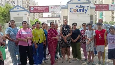 बेसमेंट में मासूम पर कुत्तों का खूनी हमला, 6-7 डॉग्स ने नोच-नोचकर किया लहूलुहान, ऑपरेशन तक पहुंची बात...
सेक्टर-70 मलबरी काउंटी का मामला
#dogs
#dogattack
#doglover
#children
#playing
#cycling
#Dangerous
#dogbites
#society
#basement
#MulberryCounty
#Sector70
#faridabad
#voiceoffaridabad
#Voiceoffreedom
