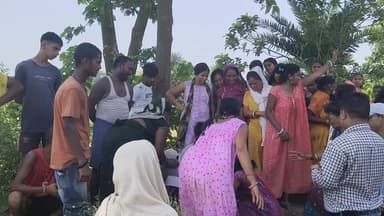 गंगा स्नान के दौरान चार सगी बहनों समेत पांच किशोरियां डूबीं, एक का शव बरामद, चार की तलाश जारी वासुदेवपुर थाना क्षेत्र के श्यामपुर बकचपरा गंगा घाट की घटना #publicnewsmunger #munger #munger_police #BiharNews