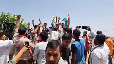 एक सप्ताह में न्याय नही मिला तो.... ,भरत तिवारी प्रकरण में युवक का बयान वायरल
#BharatTiwari
#BharatTiwariCase
#JusticeForBharatTiwari
#BharatTiwariEncounter
#BharatTiwariNews
#ViralVideo
#BreakingNews
#BiharNews
#BhojpurNews
#Shahpur
#BilautiVillage
#JusticeDemand
#TrendingNow
#ViralStatement
#YouthVoice
#PublicReaction
#SocialMediaViral
#LatestUpdate
#NewsUpdate
#JusticeForTruth
