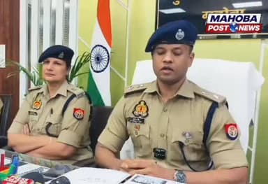 #महोबा - पुलिस मुठभेड़ के दौरान दो बदमाशो के पैर में लगी गोली , पुलिस ने लूट की वारदात का किया खुलासा , घायल जिला अस्पताल में भर्ती , लूट की घटना को अंजाम देने वाले 4 आरोपी गिरफ्तार , आरोपियो के कब्जे से लूट की रकम सहित 2 अबैध तमंचा और कारतूस बरामद , बाइक सवार बदमाशों ने शराब ठेके के मुनीम से की थी लूट ,श्रीनगर थाना क्षेत्र के बरा तिराहे इलाके का मामला ।
#mahoba #news #highlights #mahobapost