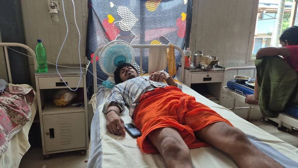 "सिस्टम की बेरुखी: सीतामढ़ी सदर अस्पताल में #गर्मी से उबल रहे #मरीज, #सर्विसिंग के अभाव में #बंद पड़े हैं दर्जनों AC"
"#सदर #अस्पताल #सीतामढ़ी: #ऑपरेशन के बाद मरीजों की बढ़ी मुसीबत, #भीषण गर्मी के कारण नहीं सूख रहे #जख्म"
#SAROJRAJA #सीतामढ़ी #शिवहर #PatnaNews #बिहार #Bairgania #बैरगनिया #बिहारसमाचार #MotihariNews #बिहारसरकार