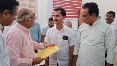 फतेहपुर नगर परिषद द्वारा शहर की बाहरी कॉलोनियों का भी होगा जल्द कन्वर्जन,
उन कॉलोनियों के लोगों को भी मिलेगा पट्टा, नगर परिषद शुरू कर रही है कन्वर्जन की योजना!? एक दर्जन से अधिक लोगों को दिए पट्टे, जो चलने फिरने में असमर्थ है नगर परिषद नहीं आ सकते उनको घर जाकर दिए जा रहे हैं पट्टे
#rvrajsthan #follower #RVRajsthan