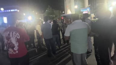 ग्रेटर फरीदाबाद के कांवरा मोड पर चली गोली...
डूंगरपुर गांव के रहने सुनील बैसला को कांवरा मोड़ पर थार सवार लोगों ने मारी गोली... कांवरा के पूर्व सरपंच केशव पर गोली मारने का लगा आरोप , बताया जा रहा है कि वेलकम बोर्ड लगाने को लेकर हुआ था पहले विवाद देखें...
#fcn24news
#haryana
#faridabad
#CrimeNews
#police
