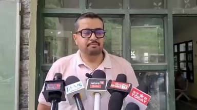 शूलिनी मेले की खेल प्रतियोगिताओं का आगाज़ कल से, ठोडो मैदान में होगी रोमांचक वॉलीबॉल प्रतियोगिता। अध्यक्ष विकास काल्टा ने दी जानकारी, क्षेत्र की टीमें दिखाएंगी दमखम। #ShooliniMela #Volleyball #Solan
या फिर छोटा और