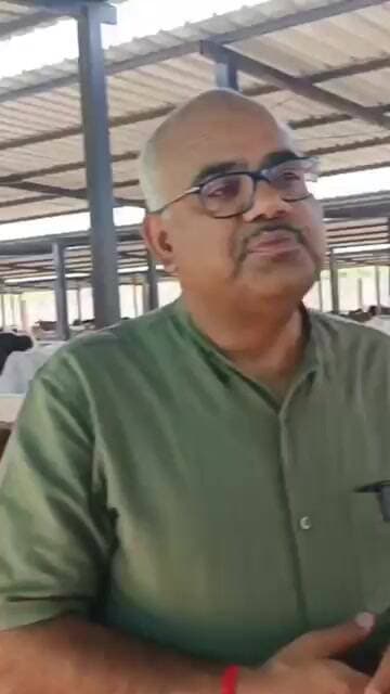 जिलाधिकारी ने शिवराजपुर नगर पंचायत की गौशाला का किया निरीक्षण