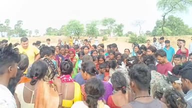 #रफीगंज प्रखंड के #कासमा थाना क्षेत्र के #अरथुआ में हुई बेहद एवं दर्दनाक दुर्घटना, एक साथ महिला ने दो बच्चों के साथ किया आत्मह*त्या, अफरा तफरी का माहौल।