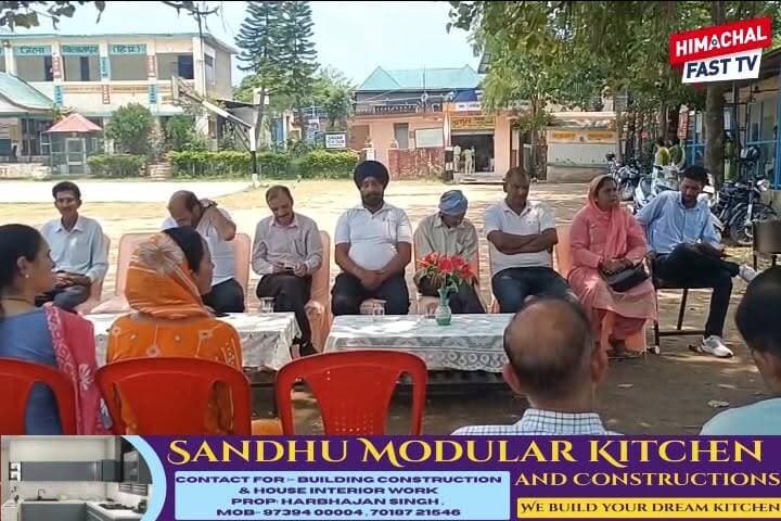 "राजकीय वरिष्ठ माध्यमिक पाठशाला ऋषिकेश में स्कूल प्रबंधन समिति का गठन संपन्न"
"शिक्षा विकास को नई दिशा, ऋषिकेश स्कूल में बनी नई प्रबंधन समिति"
बिलासपुर,ब्यूरो रिपोर्ट
#RishikeshSchool
#SchoolManagementCommittee
#SMCFormation
#EducationNews
#HimachalNews
#GovernmentSchool
#SchoolDevelopment
#QualityEducation
#StudentWelfare
#ParentParticipation
#EducationSystem
#SchoolCommittee
#HimachalPradesh
#ViralNews
#LatestUpdate