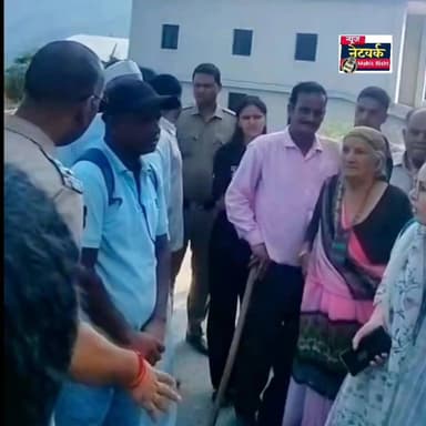 घोडीयाहलसो बना विवाद का गढ़, तीन साल से नहीं थम रहा जमीनी विवाद
नैनीताल बेतालघाट।
विकासखंड बेतालघाट के घोडीयाहलसो गांव में पिछले तीन वर्षों से चल रहा जमीनी विवाद लगातार गहराता जा रहा है। विवाद के चलते गांव में आए दिन तनाव और झगड़े की स्थिति बन रही है, जिससे ग्रामीणों के साथ-साथ पुलिस प्रशासन और राजस्व विभाग भी परेशान है।
ग्रामीणों का आरोप है कि एक व्यक्ति ने गांव की ओर जाने वाले बंदोबस्ती मार्ग पर ही मकान का निर्माण कर दिया है तथा पुराने रास्ते को हटाकर किसी अन्य व्यक्ति के खेत की ओर मोड़ दिया गया है। ग्रामीण इसे रास्ते पर अवैध कब्जा बता रहे हैं। ग्रामीणों के अनुसार कब्जा करने वाले कि पकड़ बड़े नेताओं से है । वहीं संबंधित व्यक्ति का कहना है कि जिस भूमि पर मकान बनाया गया है वह उसकी निजी जमीन है।
आपसी स्तर पर कई बार विवाद सुलझाने के प्रयास किए गए, लेकिन सहमति नहीं बन सकी। इसके बाद मामला न्यायालय पहुंच गया, जहां पिछले तीन वर्षों से सुनवाई चल रही है। हालांकि कोर्ट में मामला विचाराधीन होने के बावजूद गांव में विवाद समाप्त नहीं हुआ है।
स्थिति यह है कि आए दिन दोनों पक्षों के बीच कहासुनी और तनाव की घटनाएं सामने आ रही हैं। बीती 22 जून की रात भी गांव में विवाद बढ़ गया था, जिसके बाद पुलिस को मौके पर पहुंचकर स्थिति संभालनी पड़ी। इसके बाद 24 जून को एक बार फिर विवाद जैसी स्थिति बनने पर बेतालघाट थानाध्यक्ष स्वयं मौके पर पहुंचे और दोनों पक्षों को समझाकर मामला शांत कराया।
लगातार बढ़ते विवाद के कारण गांव का माहौल प्रभावित हो रहा है। फिलहाल सभी की निगाहें न्यायालय के फैसले पर टिकी हैं, लेकिन यह विवाद कब समाप्त होगा, इसका जवाब किसी के पास नहीं है। प्रशासन भी शांति बनाए रखने की अपील कर रहा है। लगातर शान्तिभंग का चालान भी बना रहा है
#live #betalghat #viral #nainital #pahad #nainital