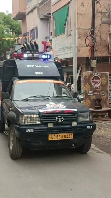 मोहर्रम पर्व को देखते हुए पुलिस अधीक्षक ने भारी फोर्स के साथ किया फ्लैग मार्च