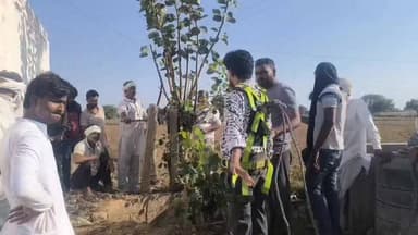 बंधा गांव में पानी के कुएं में गिरा गोवंश,गौसेवकों ने कड़ी मशक्कत के बाद रेस्क्यू कर निकाला गोवंश को सुरक्षित बाहर #मुरैना #reneet #morena2025 @highlight Morena Breaking Collector Office Morena Everyone Should Know Bol Morena Rudr Pratap Singh Tomar