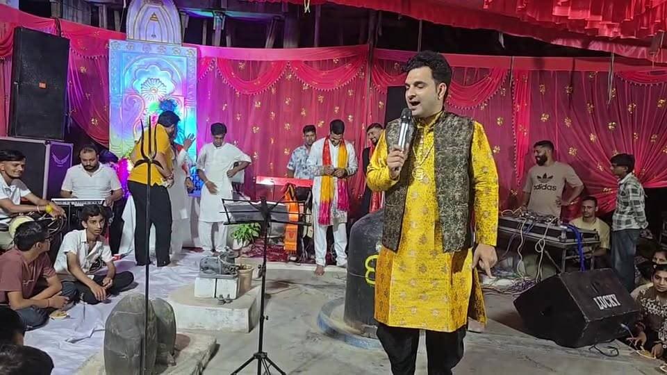 -#घुमारवीं में खाटूश्यामजी का भव्य जगराता, श्रद्धा और भक्ति से गूंजा पंडाल,....#देखिए_लाइव ...
#BrightNews #Ghumarwin #GhumarwinNews #KhatuShyamJi #KhatuShyam #ShyamBaba #ShyamJagran #JagranLive #LiveJagran #GhumarwinJagran #ShyamBhajan #ShyamBhakt #HareKaSahara #KhatuWalaShyam #TeenBaanDhari #ShishKeDani #ShyamDarbar #BhajanSandhya #HimachalPradesh #HPNews #HimachalNews #MandiNews #MandiDistrict #Himachal24x7 #BreakingNews #HimachalBreaking #BilaspurNews #HimachalUpdate #Himachal24x7News #DevotionalNews #BhaktibharyJagran #ShyamPremi #ShyamMandir #HimachalBhajan #LiveFromGhumarwin #GhumarwinLive #ShyamUtsav #JaiShreeShyam #ShyamDarshan #HimachalDevotion #HimachalCulture #ReligiousNews #SpiritualNews #HimachalEvents #GhumarwinEvents