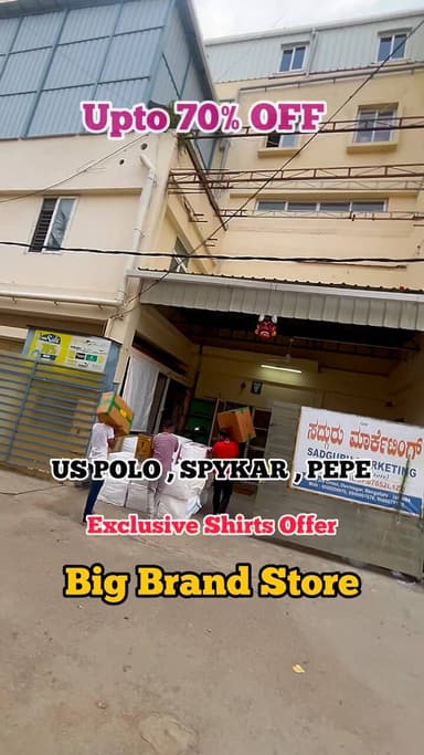 📌 @love_bengaluru
.
.
#uspoloshirts #spykar #pepeshirt #brandedshirts