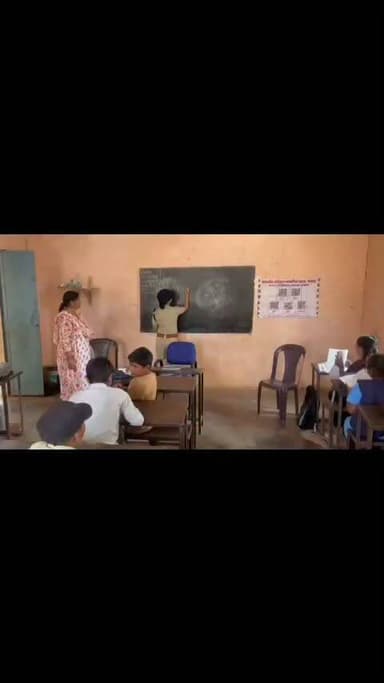 स्लीमनाबाद में स्कूल चले हम अभियान के तहत विद्यार्थियों को साइबर सुरक्षा की दी गई जानकारी