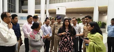 🚨 नोएडा ब्रेकिंग
मुख्यमंत्री योगी आदित्यनाथ के कल प्रस्तावित दौरे को लेकर प्रशासन अलर्ट।
पुलिस कमिश्नर लक्ष्मी सिंह और डीएम मेधा रूपम लगातार कार्यक्रम स्थल व सुरक्षा व्यवस्थाओं का जायजा ले रहे हैं।
#Noida #GreaterNoida #YogiAdityanath #CMYogi #NoidaAuthority #NoidaNews #UPNews https://t.co/1gd5KBRunn
