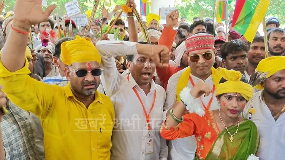 गोंड समाज का भव्य कार्यक्रम आयोजित, हजारों लोग हुए शामिल
#GondSamaj #MaharaniDurgavatiJayanti #Mau