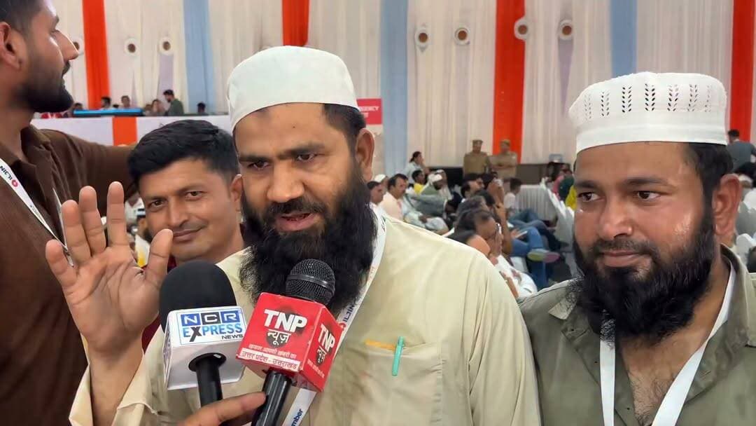 सीएम योगी देंगे 70 बड़े प्रोजेक्ट का तोहफा, 2478 करोड़ रुपये होंगे खर्च
देखें क्या बोले मुस्लिम
योगी आदित्यनाथ कि तारीफ़
ग्रेटर नोएडा और गौतमबुद्ध नगर के विकास को नई रफ्तार मिलने जा रही है। मुख्यमंत्री योगी आदित्यनाथ जल्द ही जिले को करीब 2478 करोड़ रुपये की लागत वाली 70 बड़ी विकास परियोजनाओं की सौगात देंगे। इन परियोजनाओं में सड़क, शिक्षा, स्वास्थ्य, पेयजल, सीवरेज, बिजली और अन्य बुनियादी सुविधाओं से जुड़े कार्य शामिल हैं।
इन प्रोजेक्ट्स के पूरा होने से क्षेत्र के लाखों लोगों को सीधा लाभ मिलेगा और औद्योगिक व शहरी विकास को भी मजबूती मिलेगी।
#CMYogi #YogiAdityanath #GreaterNoida #GautamBuddhNagar #Development #UPDevelopment #2478Crore #70Projects #NoidaNews #GreaterNoidaNews #UPNews #Infrastructure #DevelopmentProjects #BreakingNews #Noida #YogiGovernment #SmartCity #UttarPradesh #NewsUpdate #HindiNews