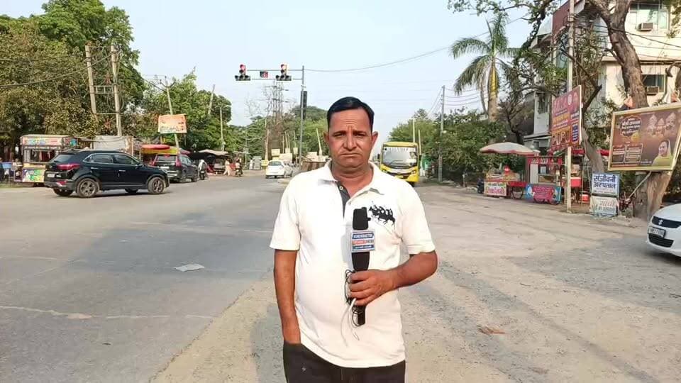 #शाहबाद लाडवा पूल के नीचे एवं #लैंडमार्क चौक पर रेड #लाइट बत्ती चल चुकी है और #सीसीटीवी कैमरे में लग चुके हैं सभी लोगों से अपील अपने #वाहन को देखकर चलाएं रेड लाइट #बत्ती देखकर रुक