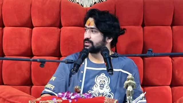 अयोध्या : 'रावण ने तो सीता चुराई थी, इन्होंने तो राम मंदिर चढ़ावा चोरी की
अयोध्या राम मंदिर चढ़ावा चोरी मामले में बागेश्वर धाम के पीठाधीश्वर धीरेंद्र कृष्ण शास्त्री ने कड़ी प्रतिक्रिया दी है. उन्होंने कहा कि रावण ने माता सीता का हरण किया था, जबकि इन लोगों ने करोड़ों श्रद्धालुओं की आस्था और भरोसा चुराया है.
#RamMandir #Ayodhya #DhirendraKrishnaShastri #BageshwarDham #ATCard #Social #viral