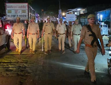 #SP_RBL @Ravi_KumarIPS के निर्देशन में जनपदीय पुलिस द्वारा अपने-अपने थाना क्षेत्र अन्तर्गत शांति एवं कानून व्यवस्था के दृष्टिगत पैदल गश्त की गयी-
@Uppolice
@dgpup
@adgzonelucknow
@Igrangelucknow https://t.co/NJbRnAWG0k