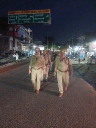 #SP_RBL @Ravi_KumarIPS के निर्देशन में जनपदीय पुलिस द्वारा अपने-अपने थाना क्षेत्र अन्तर्गत शांति एवं कानून व्यवस्था के दृष्टिगत पैदल गश्त की गयी-
@Uppolice
@dgpup
@adgzonelucknow
@Igrangelucknow https://t.co/WKKa4zmFCx