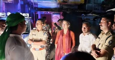मुहर्रम पर्व के अवसर पर ताजिया जुलुस को सतत् निगरानी /अनुश्रवण हेतु जिला पदाधिकारी, जहानाबाद श्रीमती छिरिड• वाई भूटिया तथा पुलिस अधीक्षक, जहानाबाद श्री कोटा किरण कुमार द्वारा रात्रि गस्ती किया गया तथा शांतिपूर्ण वातावरण मे पूरे जिला प्रशासन एवं पुलिस प्रशासन के दंडाधिकारियो एवं पुलिस पदाधिकारी के सहयोग से मुहर्रम पर्व का समापन कराया गया।
#जिला_प्रशासन_जहानाबाद
#IPRDBihar
Information & Public Relations Department, Government of Bihar