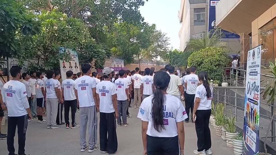 कैलकुलेटर छोड़ रनिंग शूज़ पहन दौड़े चार्टर्ड अकाउंटेंट...
सुबह सुबह सड़क पर दौड़े इंस्टिट्यूट ऑफ़ चार्टर्ड अकाउंट ऑफ़ इंडिया के 1200 CA
#CADay
#CARun2026
#ICAI
#CharteredAccountant
#Faridabad
#CAStudents
#FitIndia
#RunForUnity
#HealthIsWealth
#ICAINIRC
#FitnessRun
#voiceoffaridabad
#Voiceoffreedom